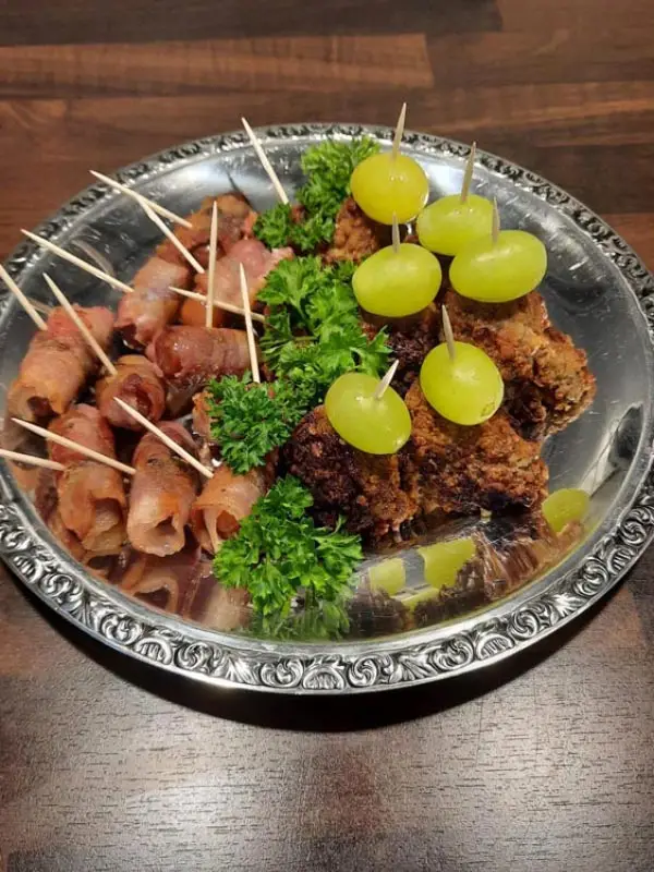 Datteln im Fleischmantel